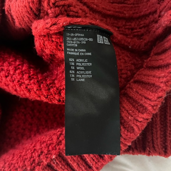 Uniqlo Red Cable Knit Sweater - Picture 5 of 8